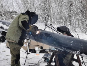 На фото - сварка инвертором Ресанта САИ 250ПРОФ, svarka35.ru