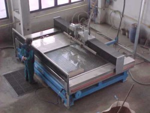 Фото оборудования для гидроабразивной резки, stek-group.com